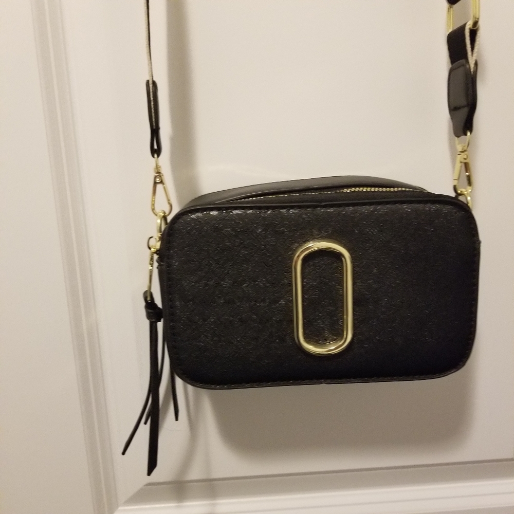 Black Designer Style Leather Crossbody Bag - Picture 3 of 5